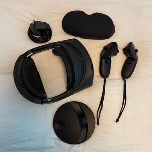 Black Meta quest pro VR Headset with Controllers